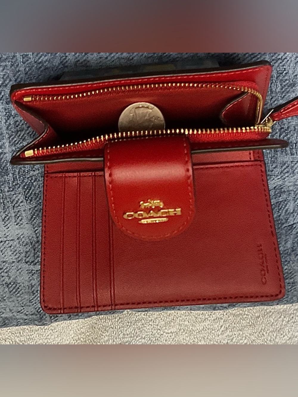 THIS STUNNING Medium Corner Zip Wallet FROM “COACH” In Signature Canvas/Leather! - Picture 4 of 6